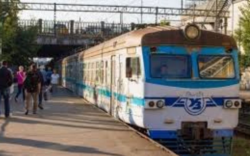 Авдеевцы помогают держаться на плаву железнодорожному вокзалу Покровска