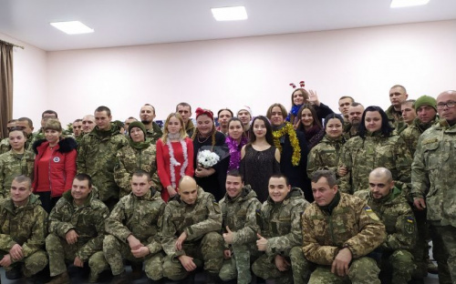 Защитники Авдеевки посетили новогодний  концерт