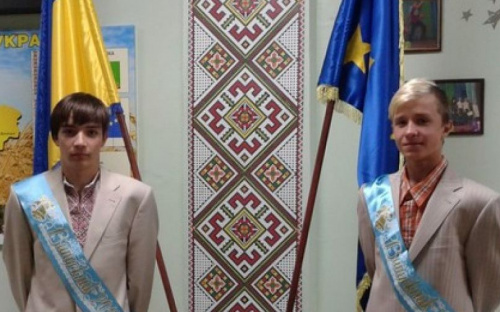 Авдеевских выпускников одели в фирменные костюмы от VORONIN (ФОТОФАКТ)