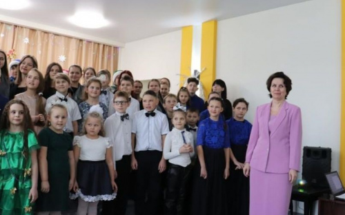 В оновленій концертній залі музичної школи пройшли два фестивалі дитячої творчості