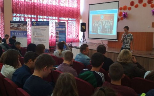 Яркий День карьеры устроили специалисты Авдеевского городского центра занятости (ФОТО)