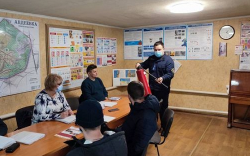 Фахівці ДСНС розповіли комунальникам про правила пожежної безпеки