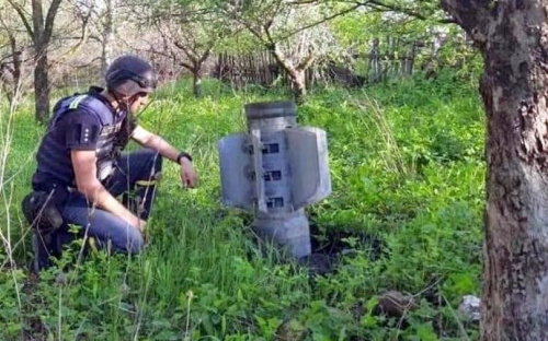 Піротехніки ДСНС проводять розмінування в населених пунктах Донеччини: зараз працюють в Авдіївці