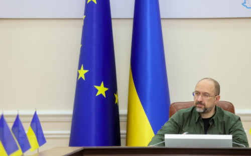 На прифронтових територіях повернутися до очного навчання неможливо, тому там продовжиться онлайн-формат - Шмигаль