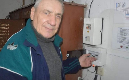 Инициативные авдеевцы сделали свой дом «умным» (ФОТО)