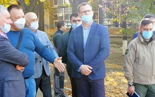 Делегация Литовской Республики в Украине посетила опорную школу в Авдеевке