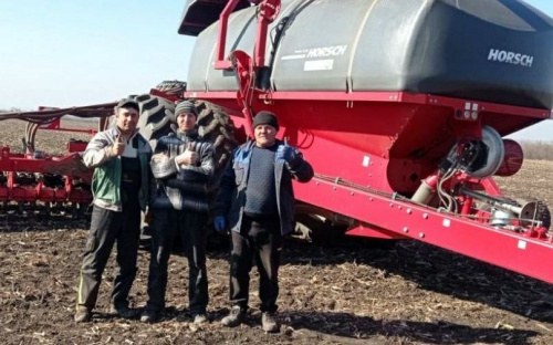Незважаючи на активні бойові дії, на Донеччині триває посівна кампанія