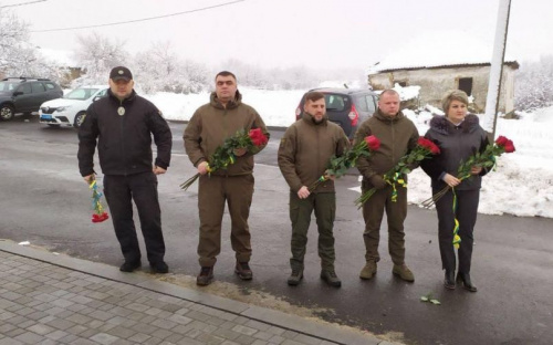 В Авдіївці вшанували пам’ять воїнів, які поклали своє життя за незалежність та цілісність держави