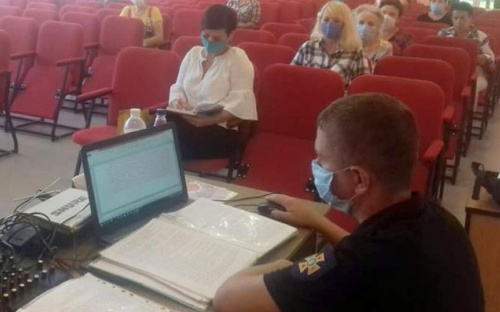 Авдеевским педагогам напомнили правила пожарной безопасности