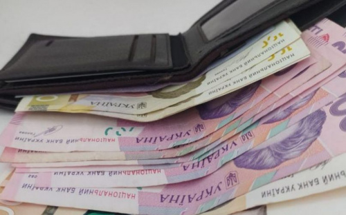 В Кабмине озвучили график повышения минимальной зарплаты на три года вперед