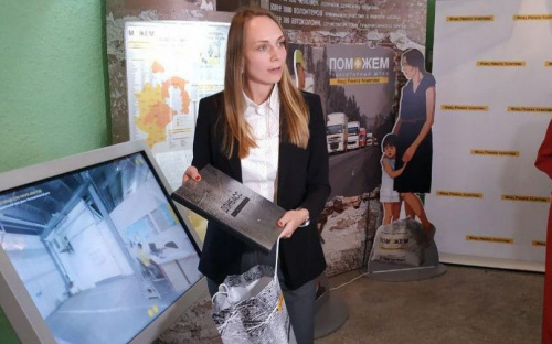В Авдеевке открылась выставка, посвященная работе Гуманитраного штаба (ФОТОРЕПОРТАЖ)