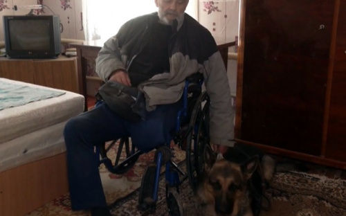 У Кропивницькому знайшли і облаштували будинок для 75-річного переселенця з Авдіївки та його собаки