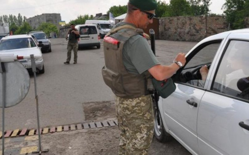 На КПВВ растут очереди из желающих въехать на подконтрольную украинским властям территорию