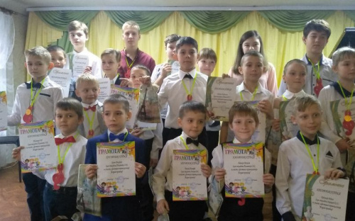 В Авдіївці маленькі музиканти вперше вийшли на сцену (ФОТОФАКТ)