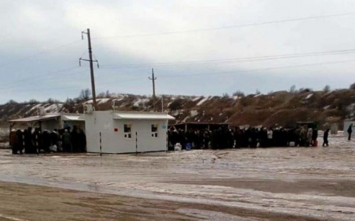 На одном из донбасских КПВВ возникли большие проблемы