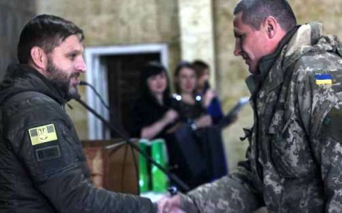 В Авдеевке военнослужащих поздравили с профессиональным праздником