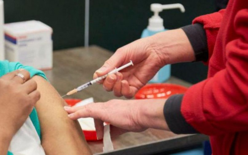 В Украине введут третью дозу вакцины от COVID: Ляшко подпишет приказ