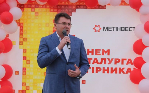 Генеральный директор АКХЗ и «Инкор и Ко» Виталий Литовка поздравил заводчан с праздником (ВИДЕО)