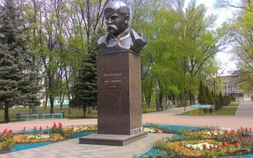 Авдеевка расцвела благодаря коммунальщикам: фотофакт