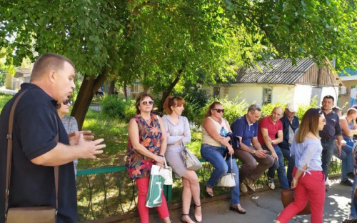 В Авдеевке сотрудники коммунального предприятия массово увольняются и бунтуют (ВИДЕО/ФОТОФАКТ)