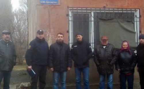 В Авдеевке полицейские отчитались перед жителями одного из 
