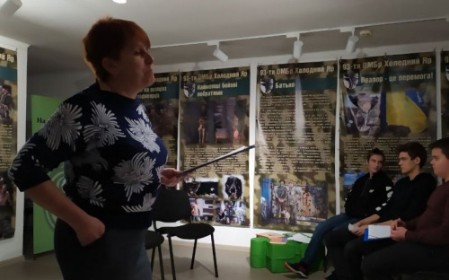 В Авдіївці підлітки дискутували про цінності української молоді (ФОТО)