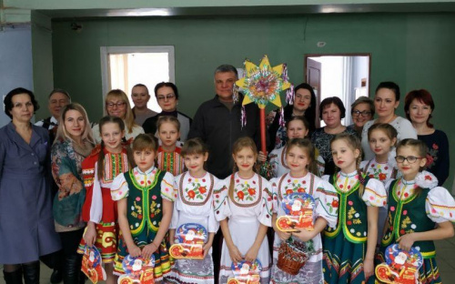 Авдіївські колядники завітали до місцевої ВЦА (ФОТОФАКТ)