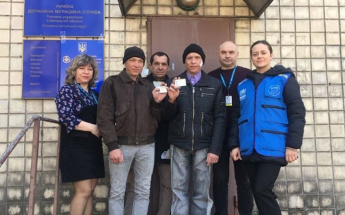 Волонтеры помогли троим жителям села Водяного получить паспорта