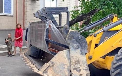 В Авдіївці комунальники продовжують працювати на благо громади
