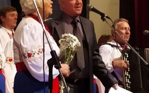 Юмор, подарки и концерт: в Авдеевке масштабно и ярко провели творческий вечер Юрия Сунгурова (ФОТО)