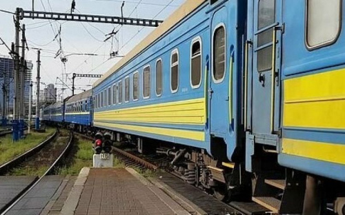 Из Киева в Авдеевку и обратно: нардеп Магомедов сообщил о пуске поезда между городами