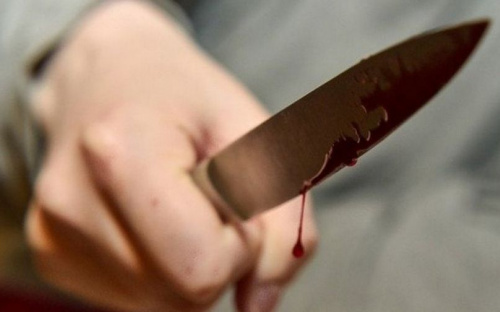 В Авдіївці сварка між чоловіками закінчилася ножовим пораненням