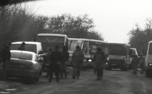 Возле Часов Яра полиция пресекла попытку заблокировать движение автотранспорта (ФОТО+ВИДЕО)