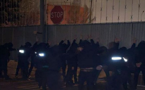 Вооруженные люди пытались захватить сельхозпредприятие в Донецкой области
