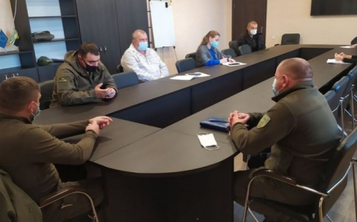 В Авдіївці керівництво міста обговорило роботу місцевого ринку в «червоній зоні»