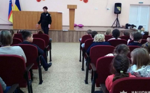 Школьников Авдеевки призвали отказаться от курения
