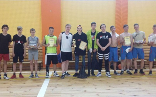 В Авдеевке прошли соревнования по баскетболу 3×3 среди юношей (ФОТО)