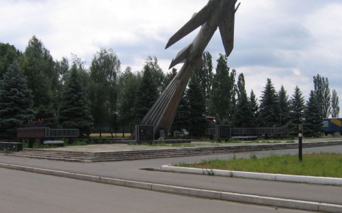 В Авдеевке осквернен памятник освободителям Украины