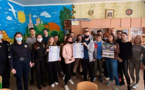 В Авдіївці старшокласникам розповіли про можливість приєднатися до лав нацполіції
