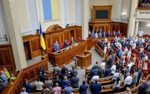 Госслужащие будут работать после 65 лет