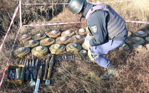 Спасатели обезвредили в Донецкой области 47 взрывоопасных предметов за сутки