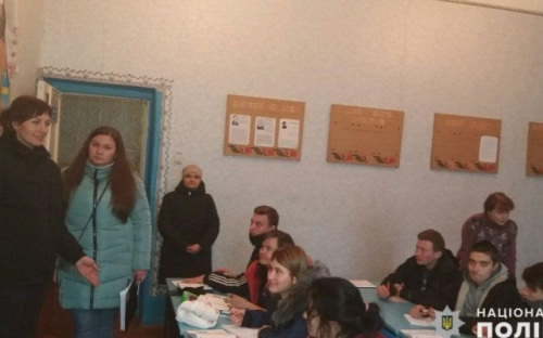 В Авдеевке учащимся напомнили об их правах и обязанностях
