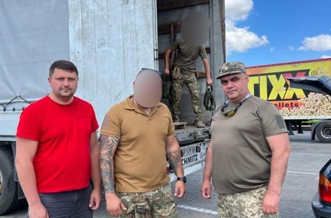 Метінвест передав захисникам Авдіївки чергову партію захисної амуніції