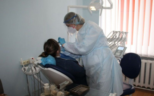 У Покровській стоматполіклініці прийматимуть пацієнтів хірург, терапевт та дитячий стоматолог