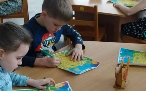 Ювенальні поліцейські Авдіївки розповіли дітям як треба поводити себе з незнайомими людьми