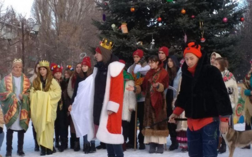 В Авдіївці вертепували майбутніі лідери з усієї країни (ФОТО)