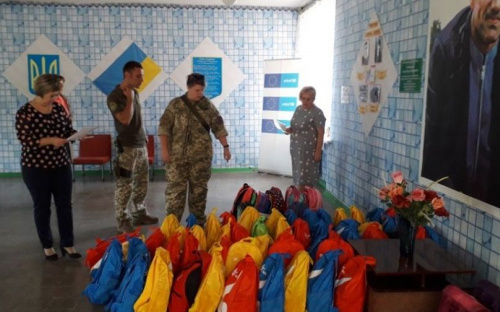 Авдеевские «симики» помогали доставлять воду, игрушки, лекарства и продукты (ФОТО)