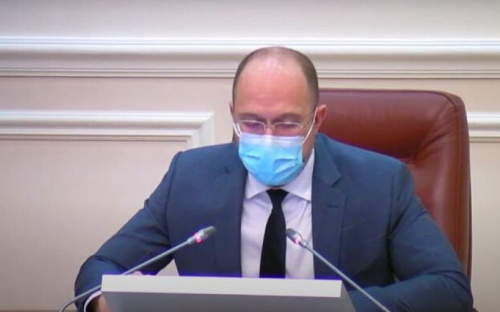 В Украине сократят почти половину чиновников в областных и районных администрациях