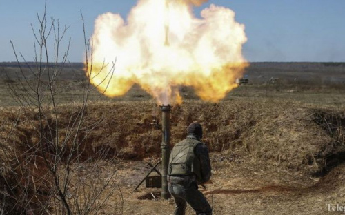 На Донбассе 10 обстрелов, уничтожены четыре боевика