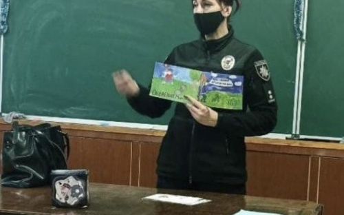 Полиция рассказала авдеевским школьникам как безопасно провести каникулы